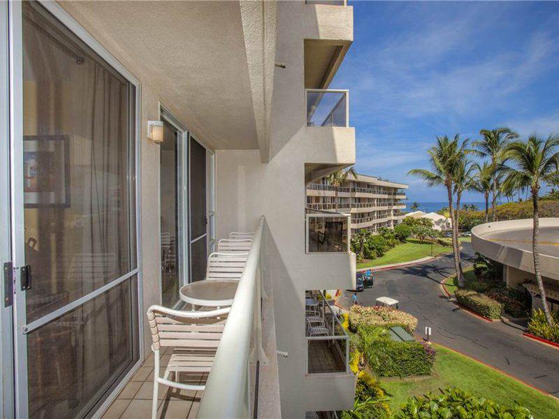 EC0A5D161849CCBEBE910AB8EAE1CC3C