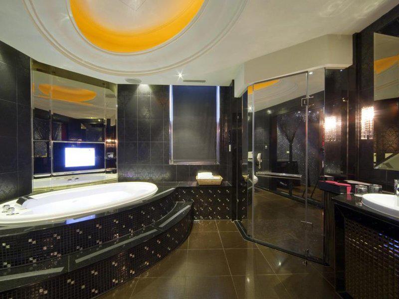 C6B558327FDC9B1BEF1F93C90E8D2D39