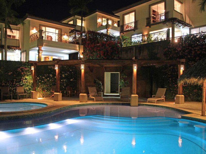 6D27AC646577A406B99A24D6E24CC6CC