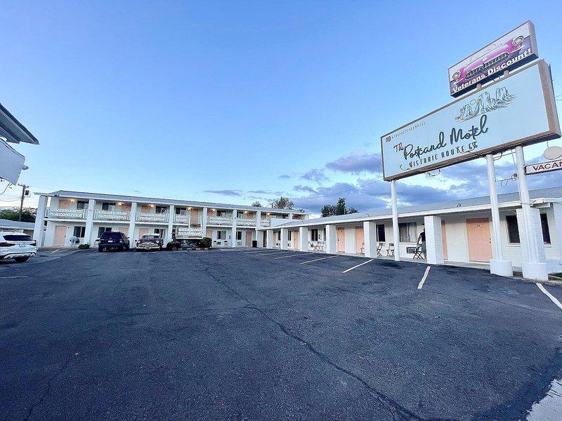 B5A56D173C03D7C93C7DCE6AFB020F40