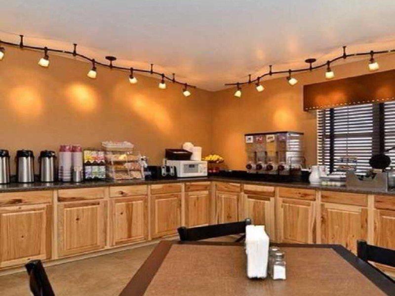 DB35A7A833F784A05ADBD93DEB1F3A26