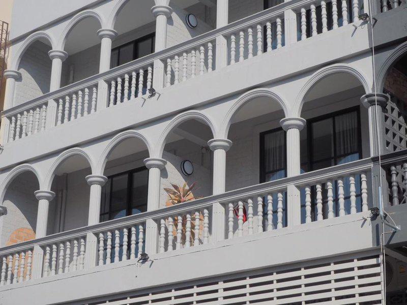 0B1AD5585FA82E15BA22C90D0AA4C529