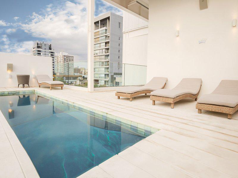 F8A0DB941985322A1BF7A7437962DECF