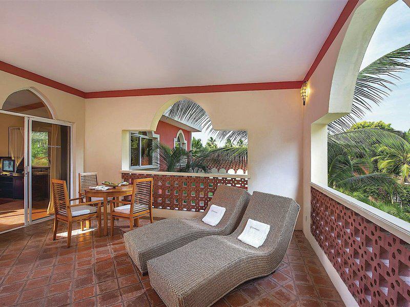 DDF4FB4E3B8B94DB967BDABF0E35771C