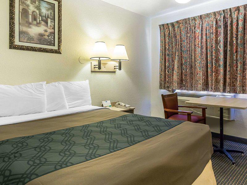 E91E2D69536689BF9F02A676F7F81185