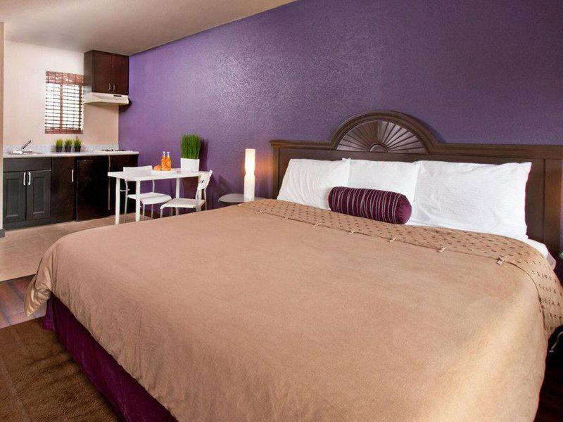 9882E4EA8E89200F15AEACF0F9B49120