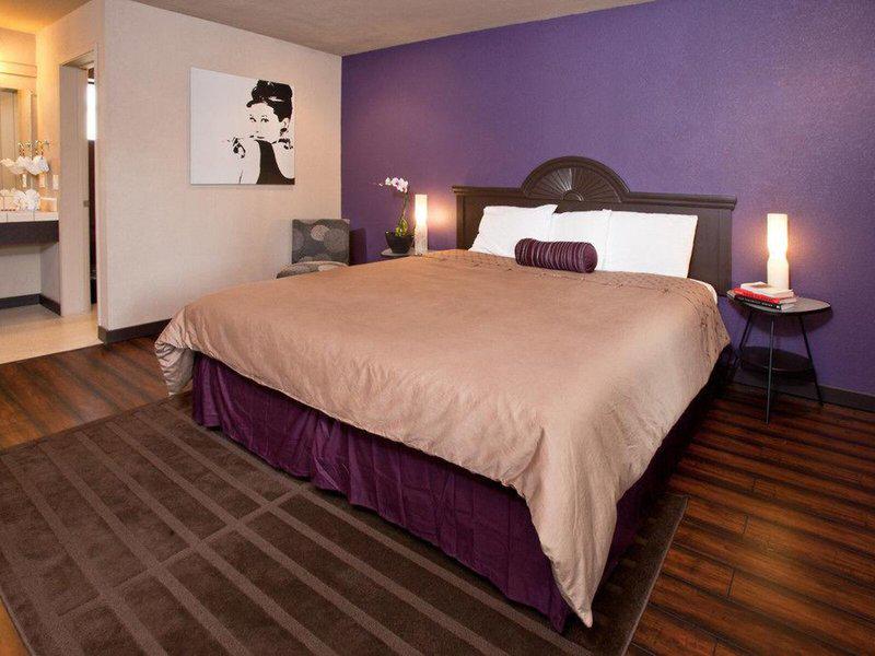 43713857965EF7C1F8FDE7D17D14FF69