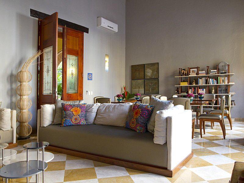 848B1C02A73A0BE8A157213F8754A8A2