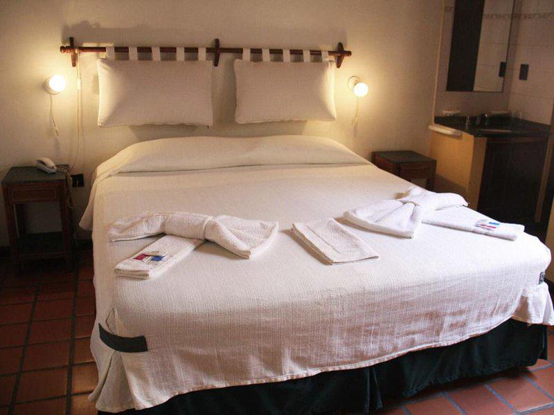 73F7A22877DD794A4AEF68C50F6B7622