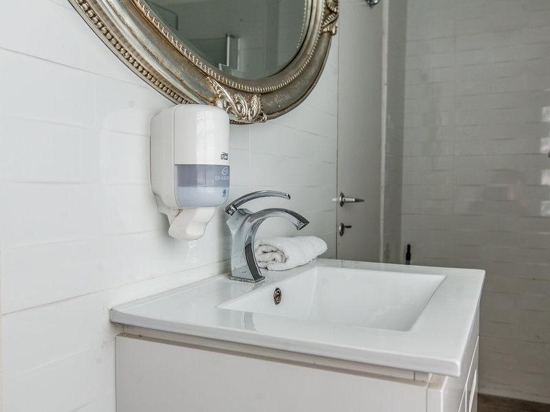 CDC6251BB91E449661A9212D76CF06C7