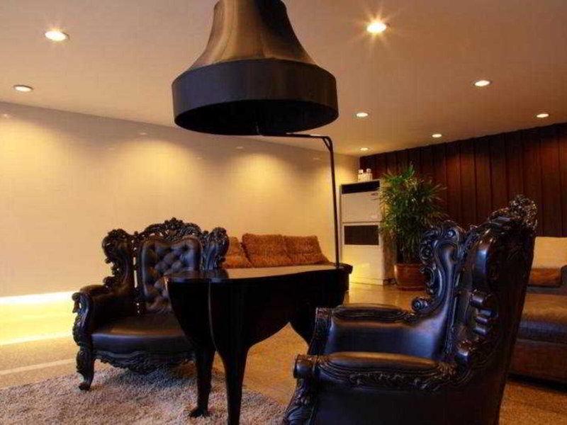 FD727463110DB0C0AECA7B427DAC7953