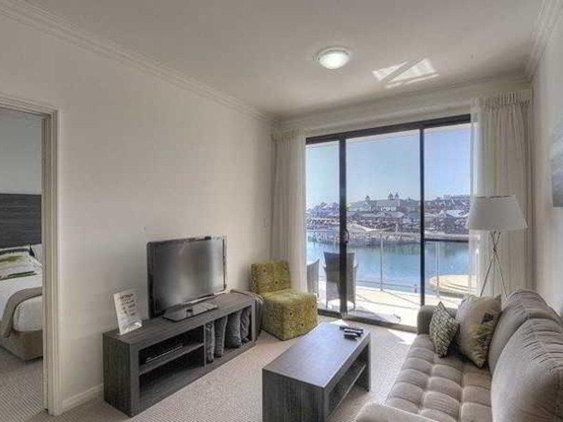 B3C3F775DA1BDF3A6A6CC465DFB55092