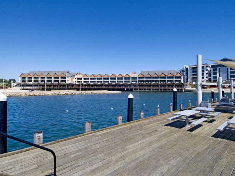 E9AA985266EDABB9B824E9AE5FE1885E