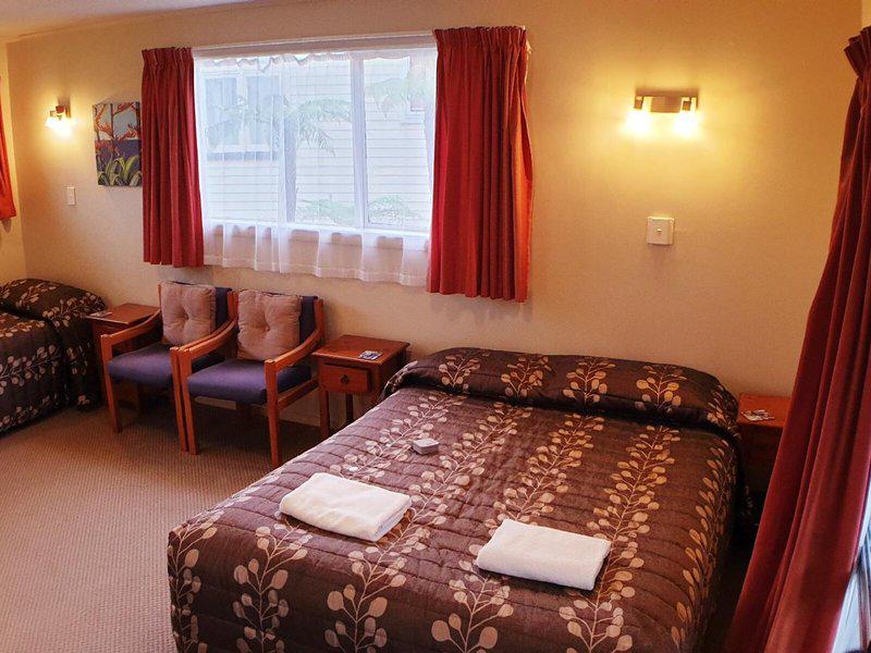 410927D9564B52DB357D40992B51400F