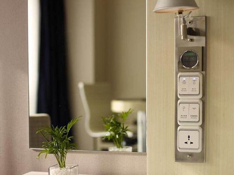 C4C0ADD7EE0AECA045317AFAD33CE0D4