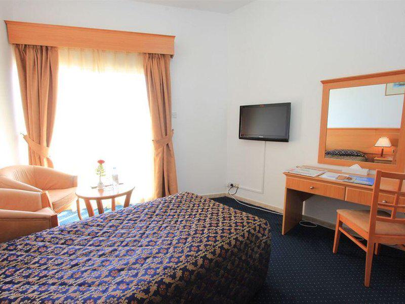 5D11B094F1D3B47E120A9D138E1101C7