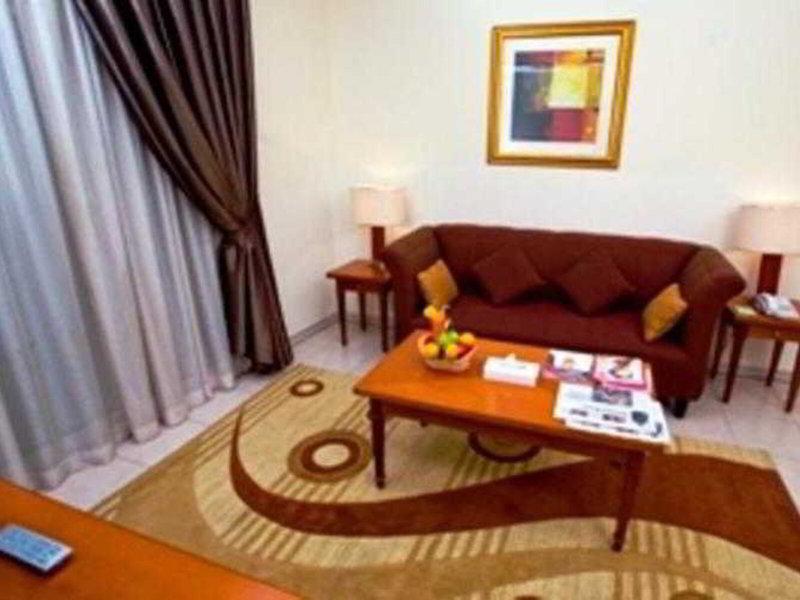 61C94C60BD20DC618C5A7BC481BEC33D