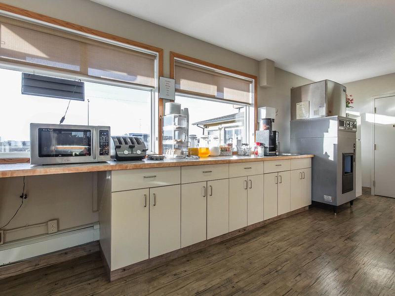 CBEBD1E53E242EC614321383806C1F03