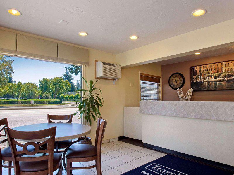 239F9FB58A9F5DC08E9DF73354B52053