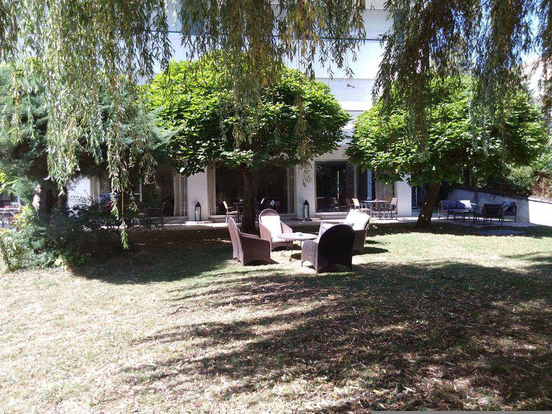 600DB9675D0E14804E951A03EF5C56D6