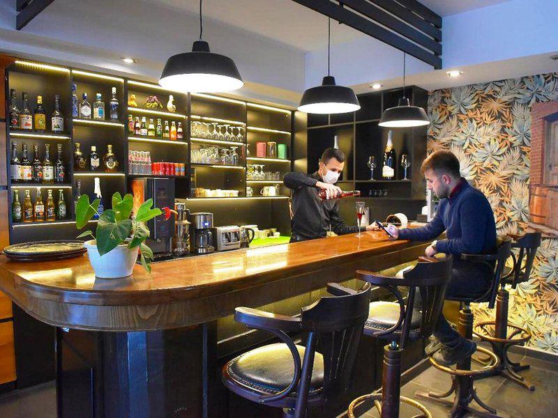 C8EB3BF165B1AAA8981EA5FF9AAC6397