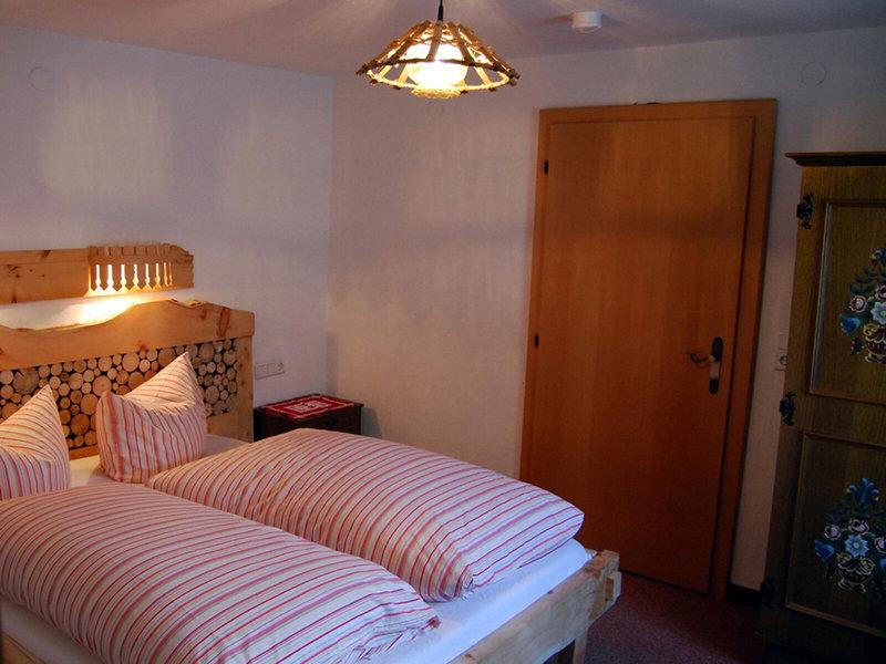 EF2B49010843B3A870F19B57FFA5590D