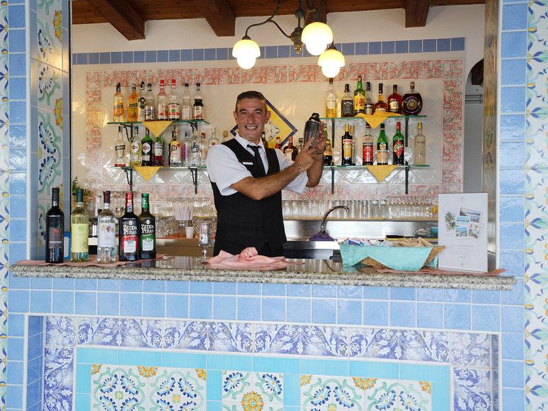 8BF0D4C3614DE4BDE93B728D3E3964DB