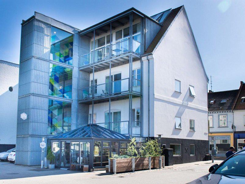 CE48525606C1F6712681F7DFFE2DDA0A