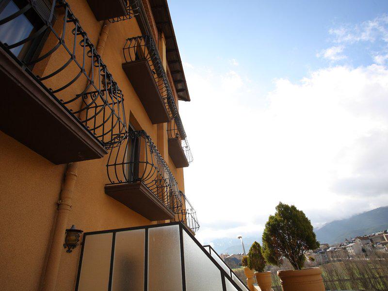 F6AC53AF46FC62D39FED5AFAD860D685