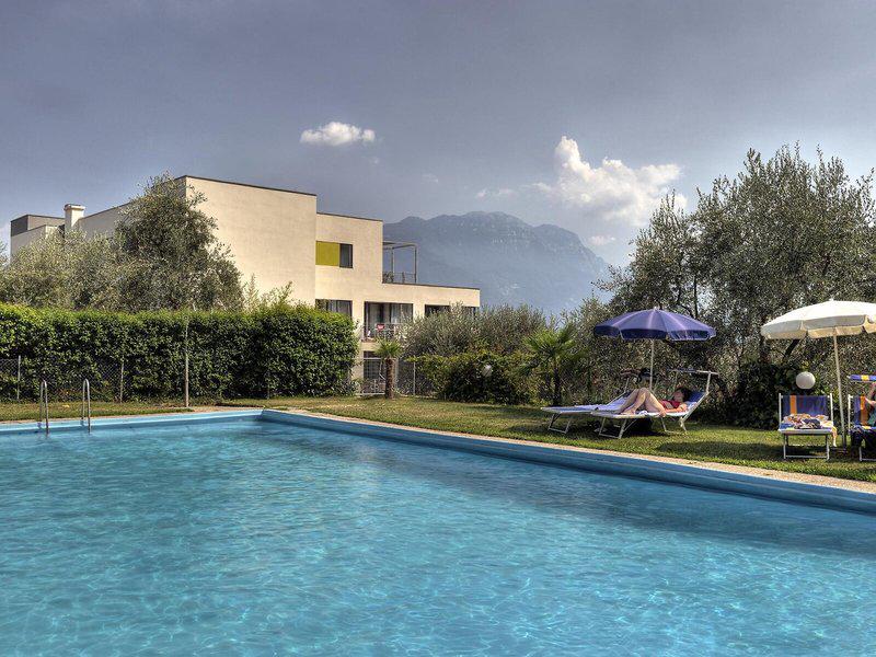 90A26C297BB98CE91C90A4AAAB571001