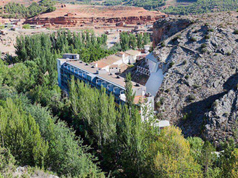 0AD058E064617A1F8A178553F178F229