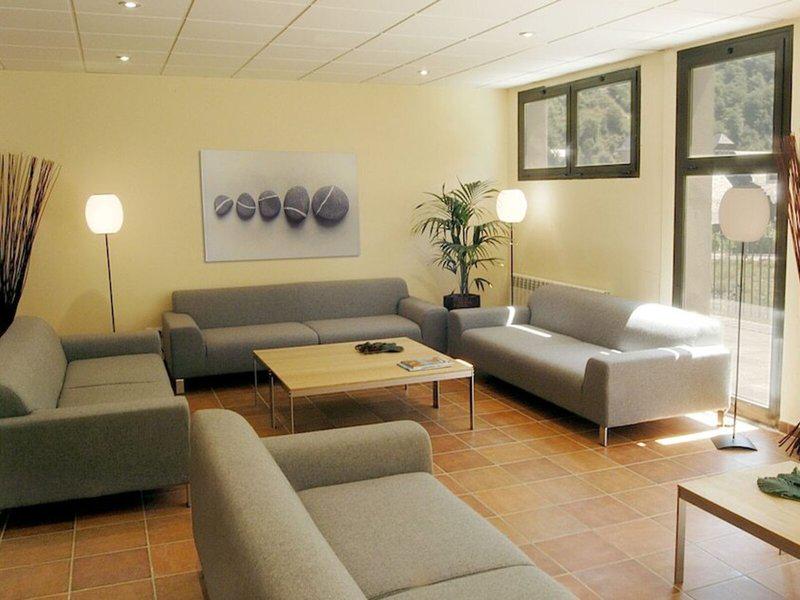 77C642DCA180724F3100F767C8EC4A21