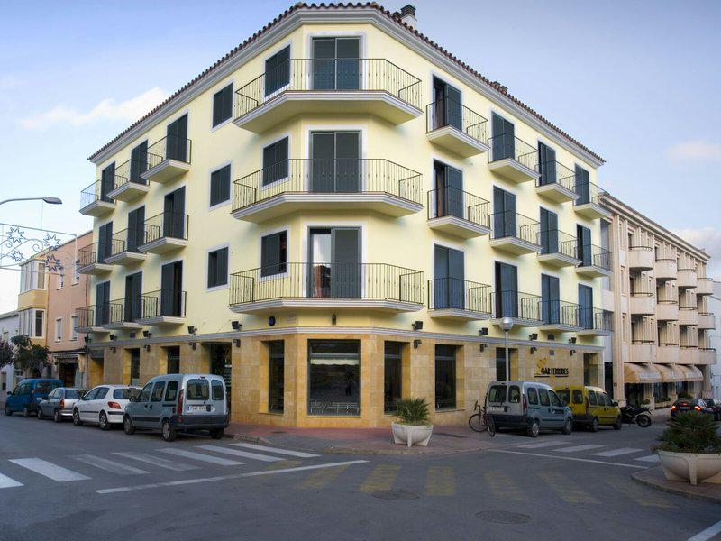Loar Ferreries Hotel & Apartments