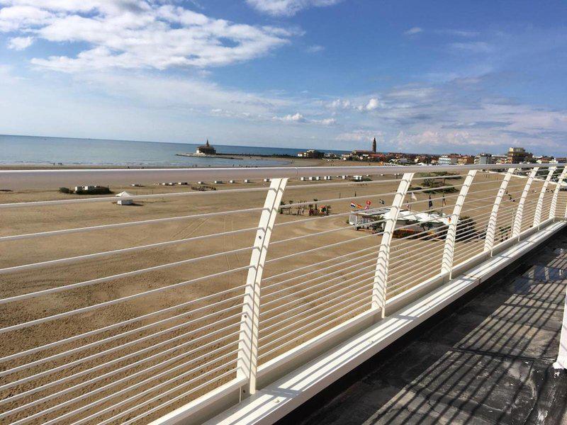 EEEE93872DBECD92052D5E4C61AEE652