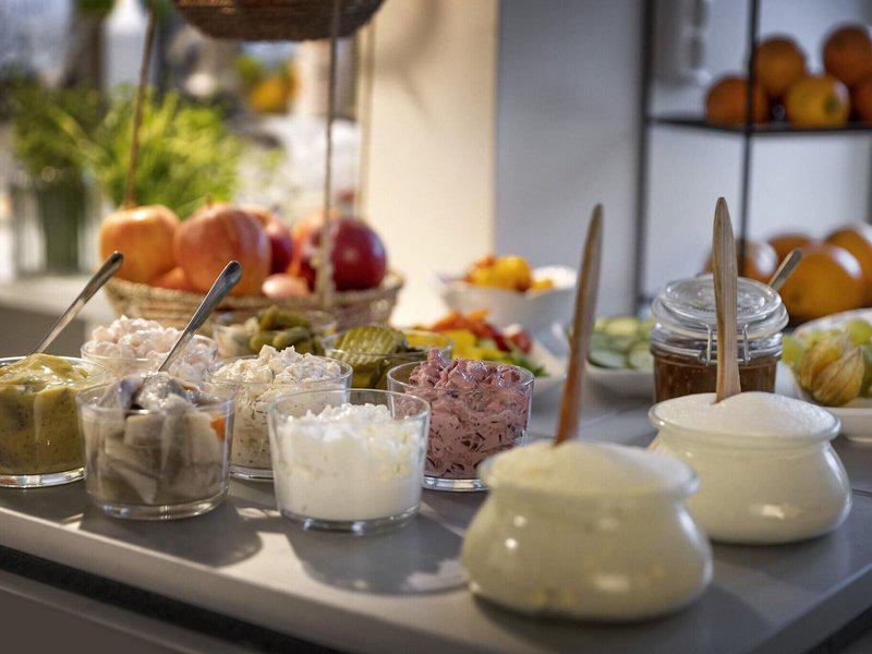 806994C0E6B6A8F05BECC22B3E6D4B9B