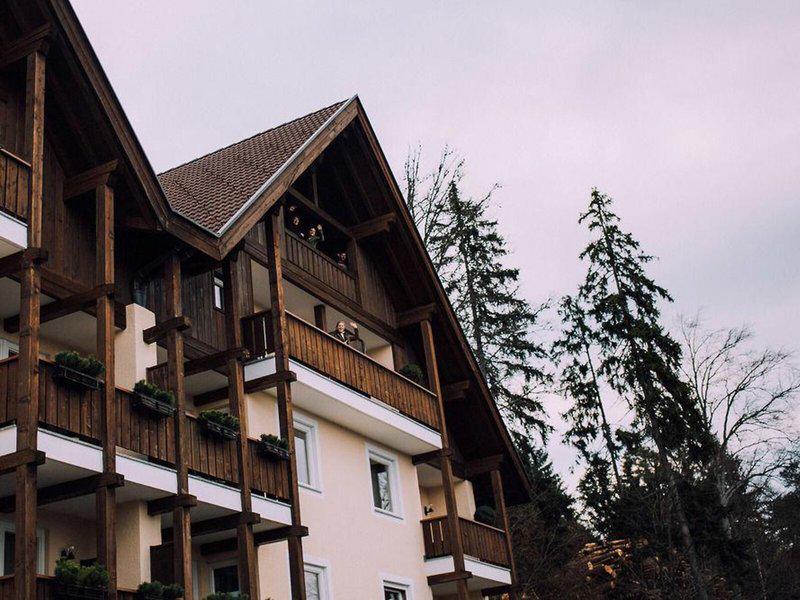 9E4FE4E52B906B874D37B92F76ABE448