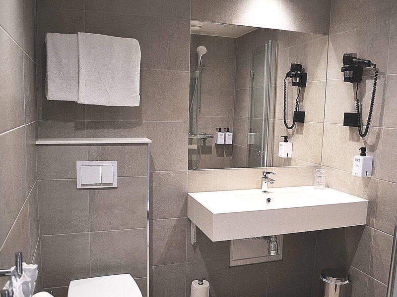 B365A0CAE1994564A19597C7F6C5A3C5