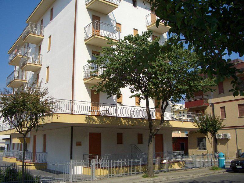 F98FAAA6252290AD0BBB868FE83DF05B