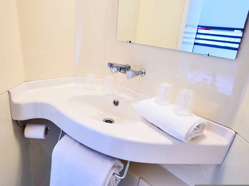 6D6D53F920FFA34B84F148EA3DBA8EB1