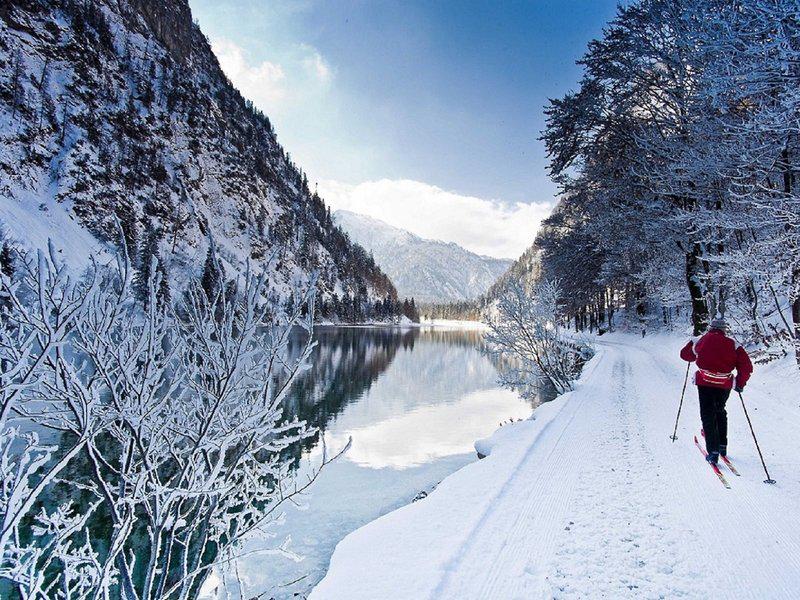 EAD2BB571E756B5E529B694D245382BE