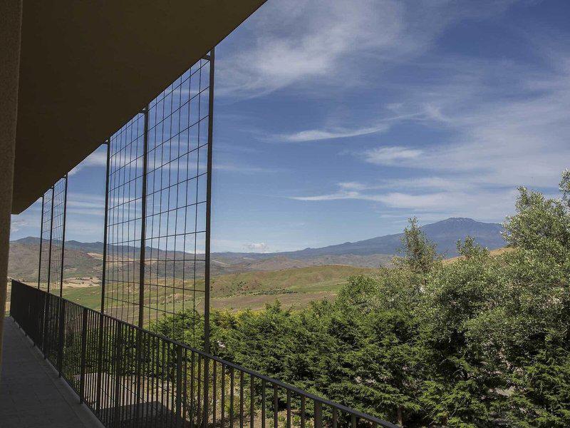 F86E25AA8E424C93A75A04CF59E51A3A