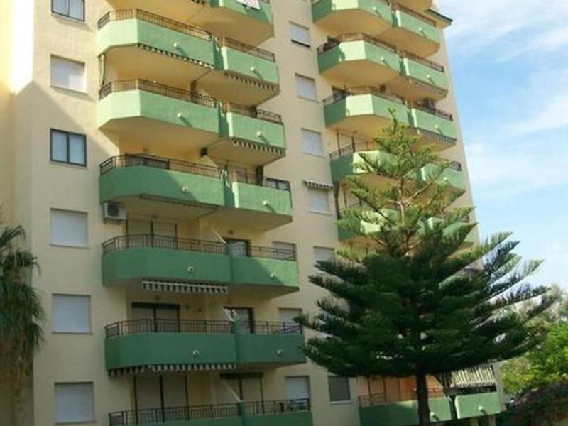 1916DE630A19E1C6B938F0575D85DB95