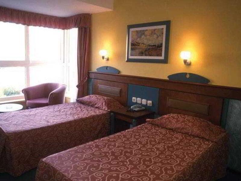 152B9E633EBAF8990C789D89BE0683D8