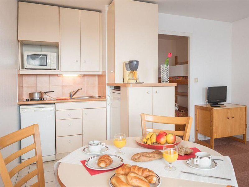 4CD6B686EB1DF759C9C77EE01A9BE143