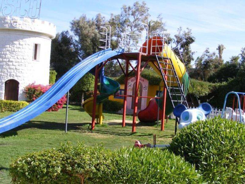 B3EA6E82728CEBB4D7F2FC4980252008