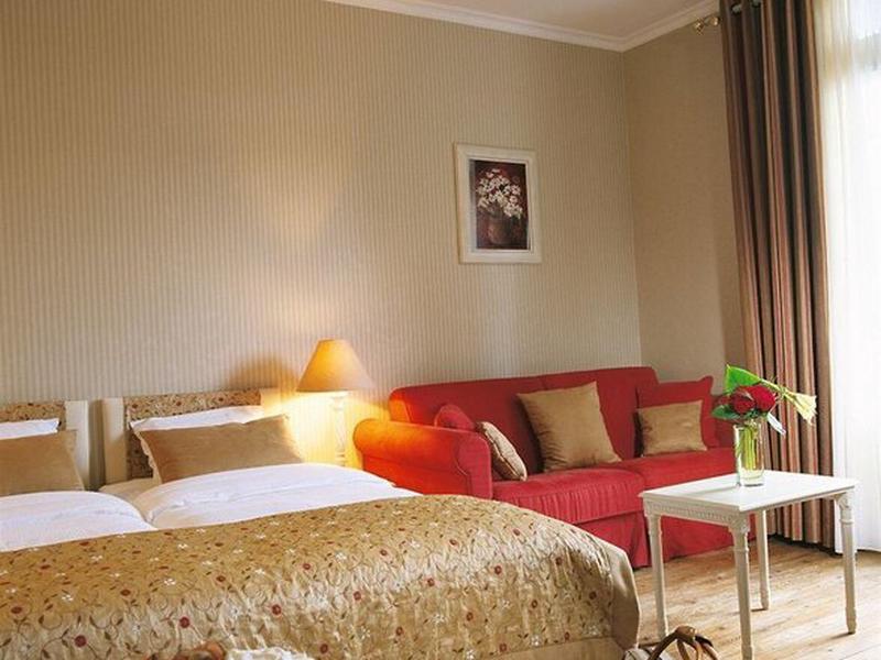 D9E9970FCD7A2CA55D69898A243F9A77