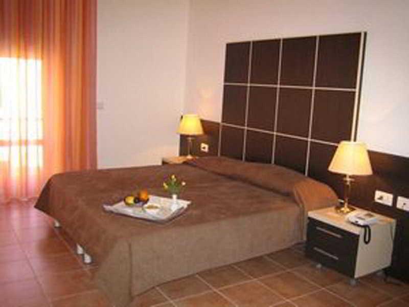 A99F0D9CF3A685C399691D7FB53673F3