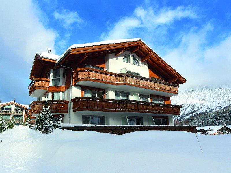 B0553D16E83DBC402CAFE768E24132AB