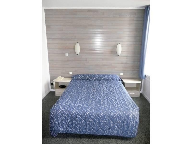 1C00A19227EFCDCE33803847FE2756DE