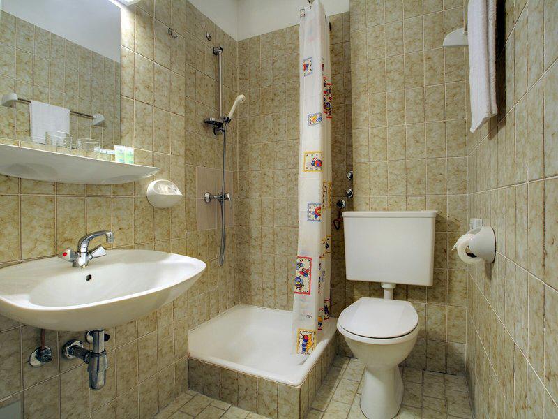 30390D168A1BA14895DFDF14FDEFD89C